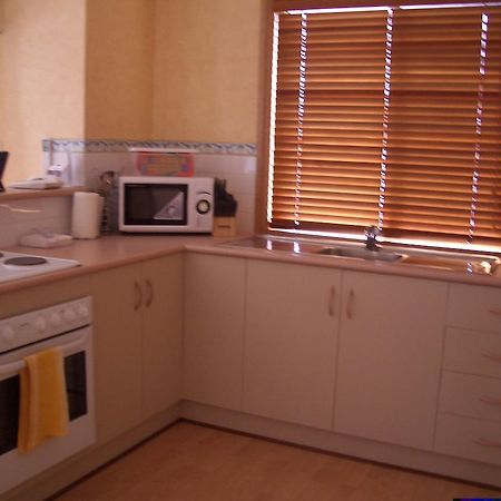 Carolynnes Cottages นาราคอร์ท ภายนอก รูปภาพ