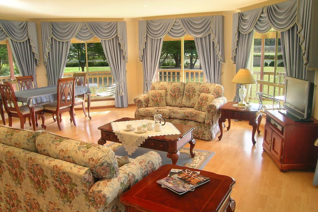 Carolynnes Cottages นาราคอร์ท ห้อง รูปภาพ