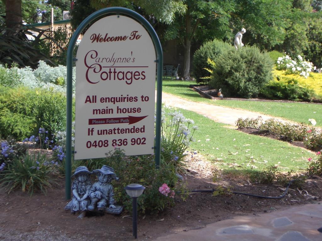 Carolynnes Cottages นาราคอร์ท ภายนอก รูปภาพ